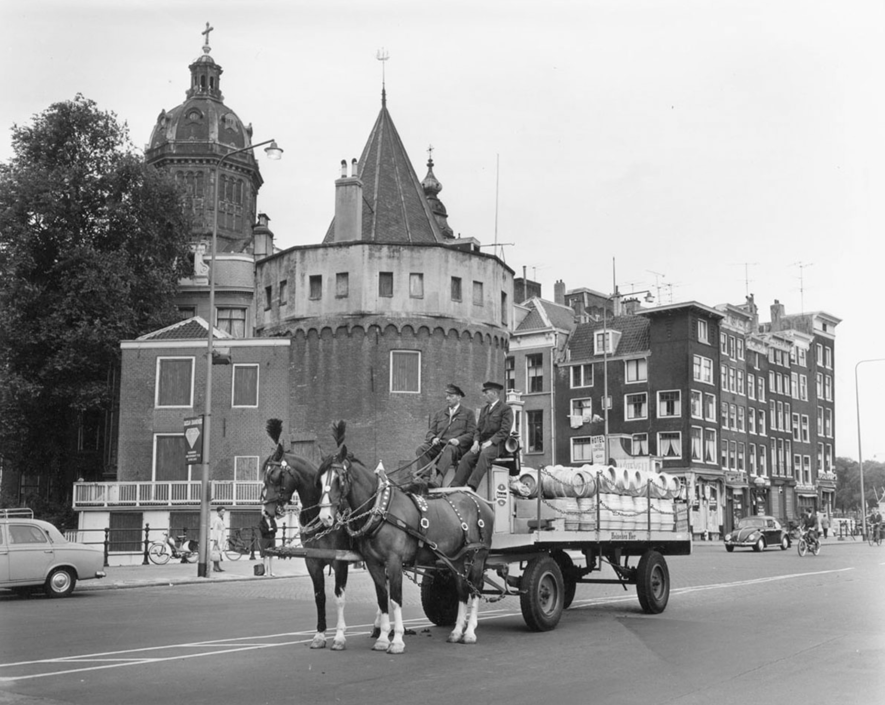 Gezicht op de Schreierstoren te Amsterdam zonder lijst