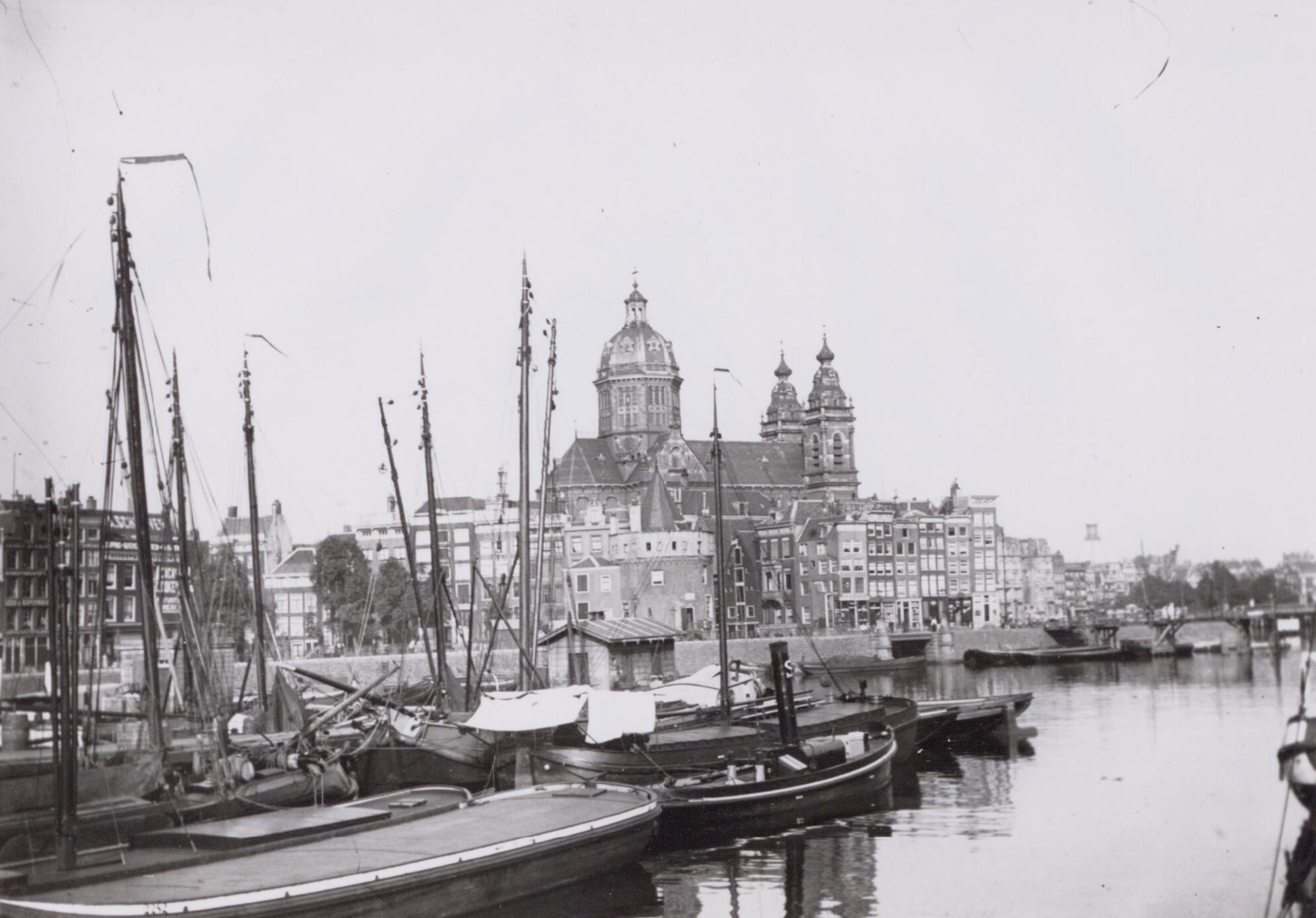 Open havenfront Amsterdam zonder lijst