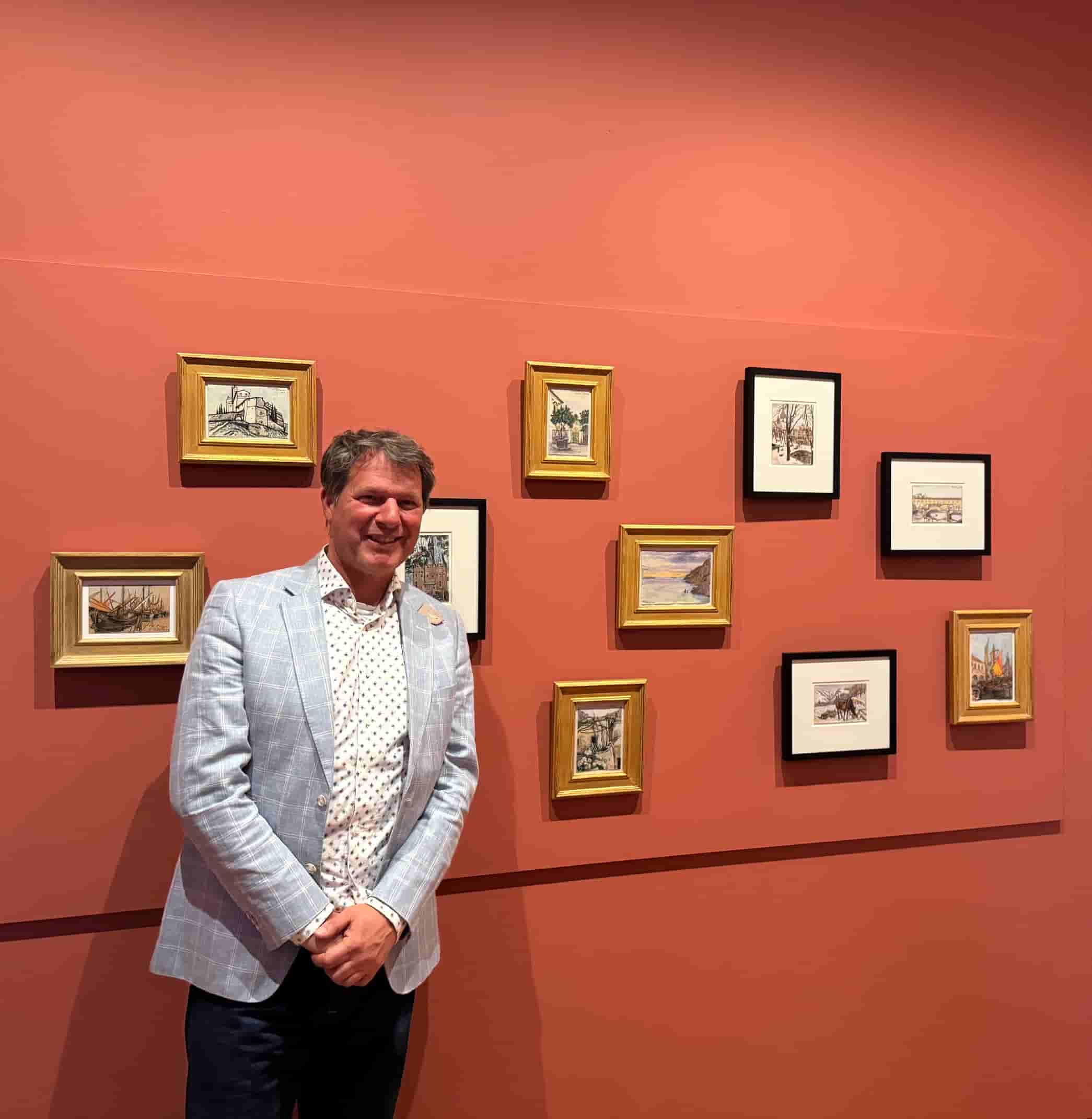 Hans Heintz bij de opening in museum Gouda