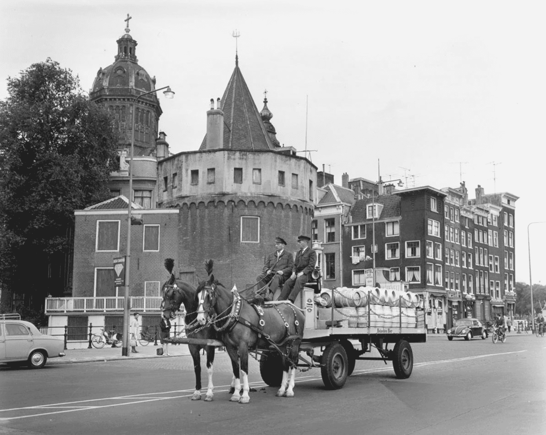 Frans Langeveld - Gezicht op de Schreierstoren te Amsterdam (in het echt)