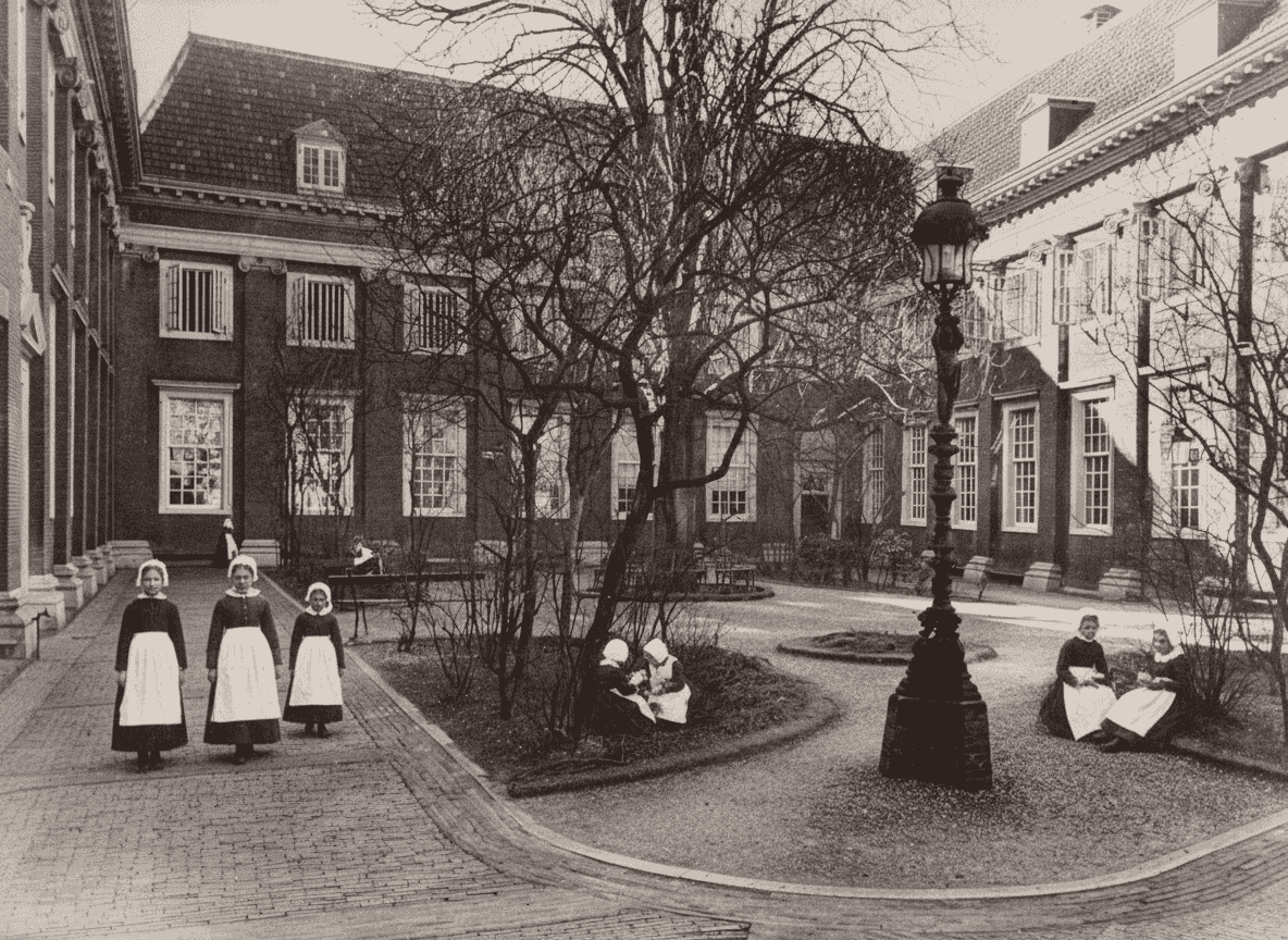 Nicolaas van der Waay - Binnenterrein van het burgerweeshuis te Amsterdam (in het echt)