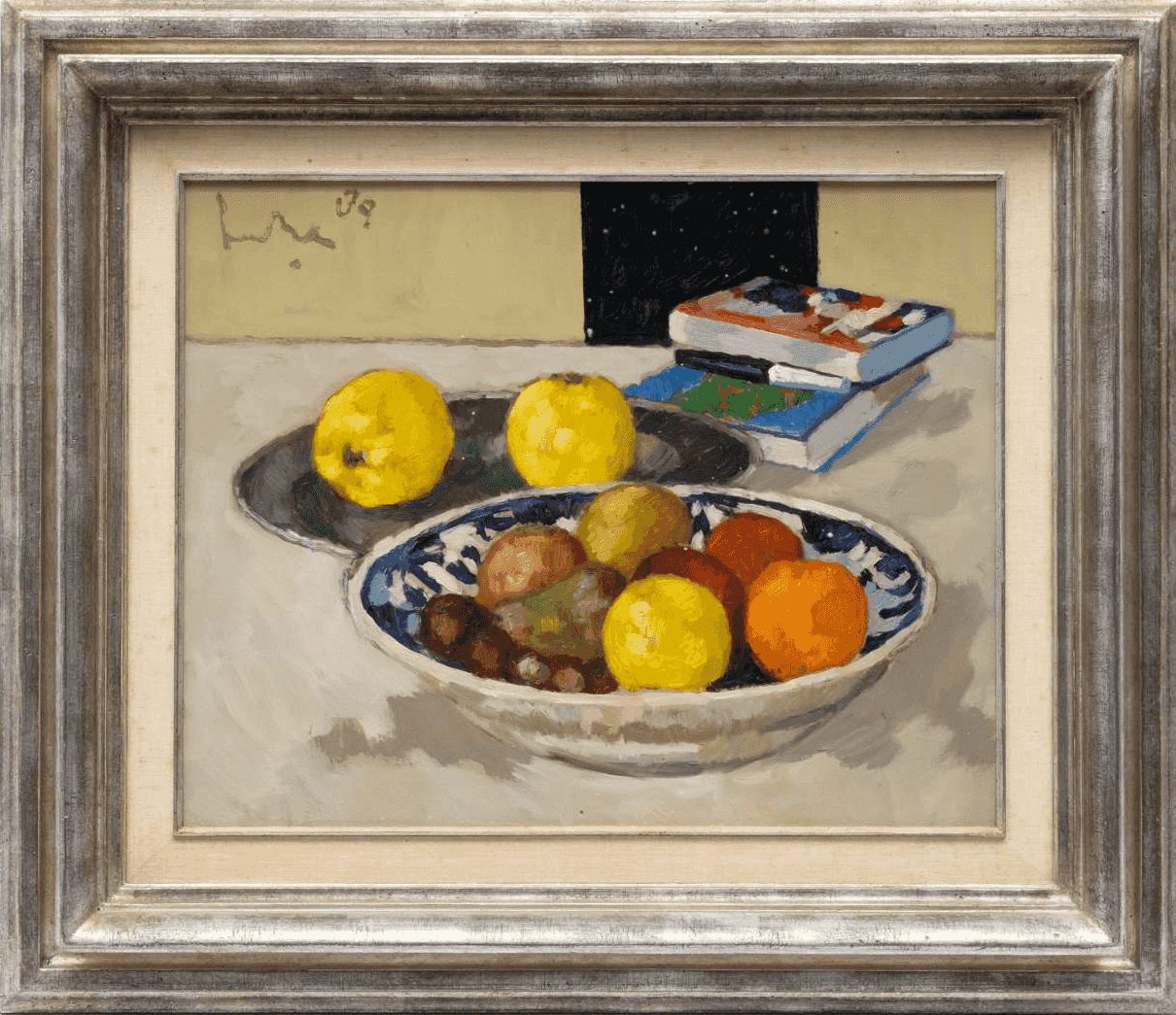 Kees Bol - Kees Bol – Stilleven met fruitschaal en boeken, 1989 (met lijst)