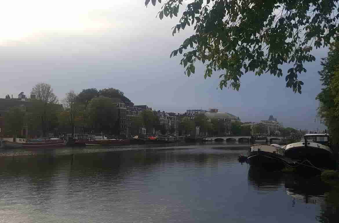 Cornelis Vreedenburgh - Ochtendstemming aan de Amstel rivier (in het echt)