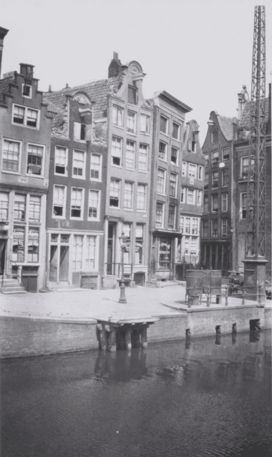 Raoul Martinez - Oudezijds Voorburgwal Amsterdam (in het echt)