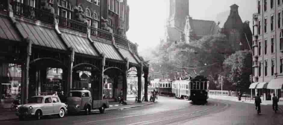 Harry Maas - Jongedames in de Raadhuisstraat (in het echt)