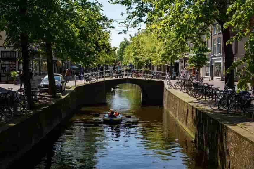 Kees van Dongen - Grachtje Delft (in het echt)