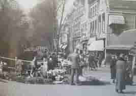 Carl Fahringer - Bloemenmarkt te Delft (in het echt)
